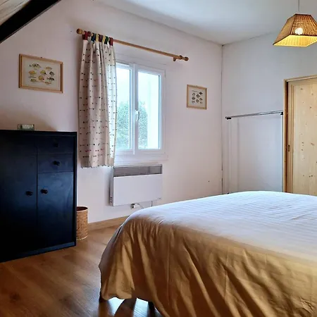 Maison Accueillante Proche Pour 6 Personnes - Fr-1-788-89